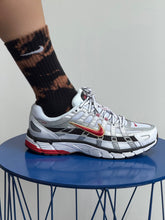 Load image into Gallery viewer, NIKE CRACKLE GINGER
