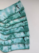 Load image into Gallery viewer, NIKE CRACKLE GREEN
