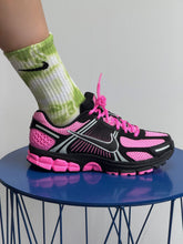 Load image into Gallery viewer, NIKE CRACKLE LIME
