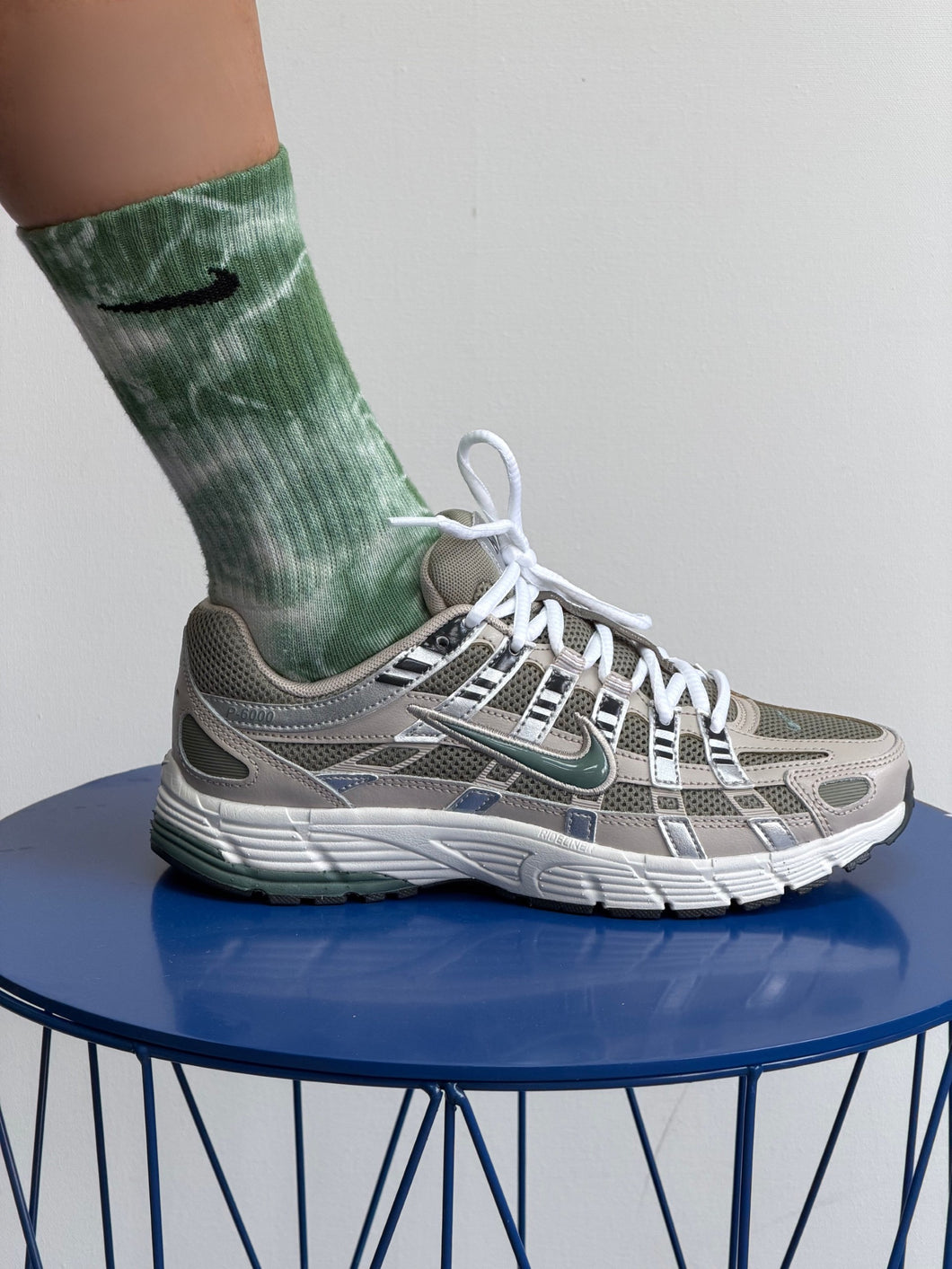 NIKE CRACKLE PINE GREEN