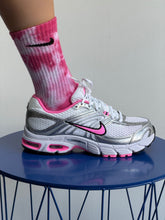 Load image into Gallery viewer, NIKE CRACKLE PINK
